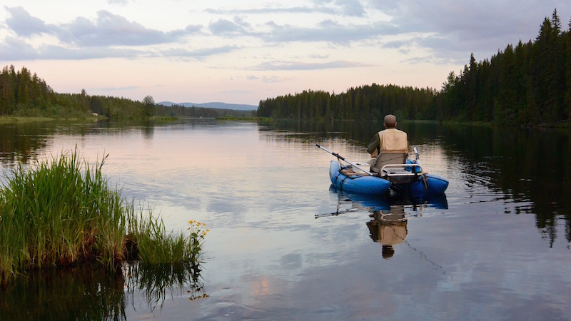 Helt fishing slow river 800 400