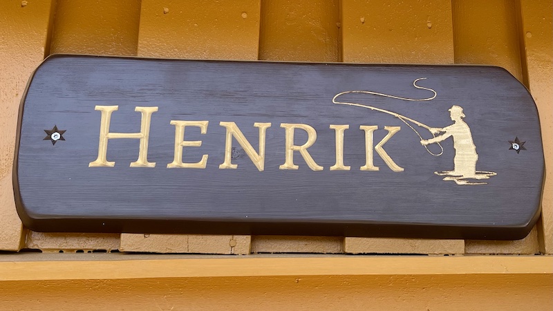 Her bor jeg de næste par måneder 230610 rena navneskilt