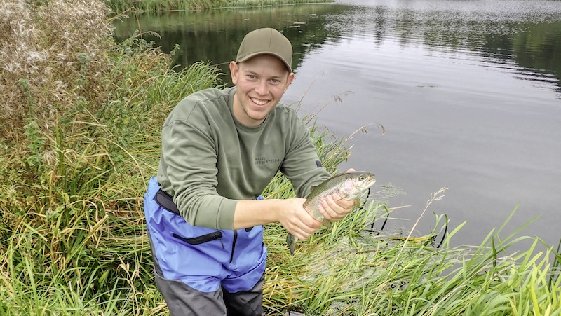 Rasmus Hansen 231001 milldam rasmus trout