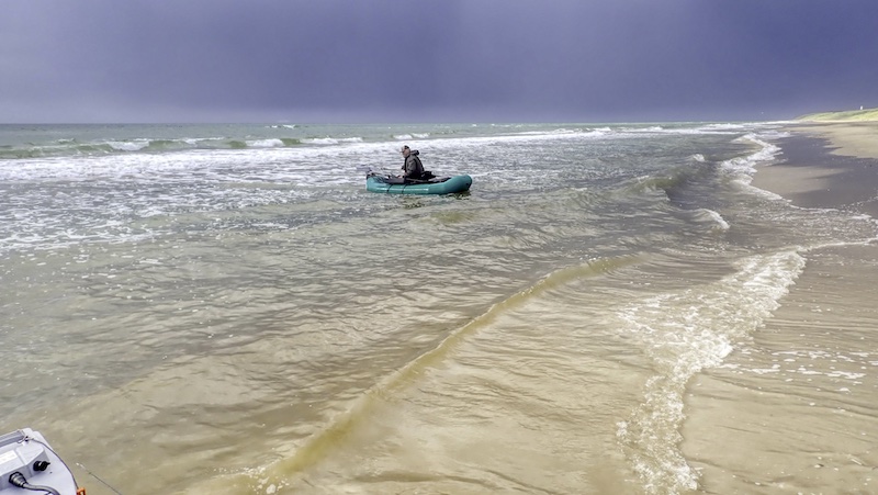På vej mod stranden 240617 hirtshals kaare surfing