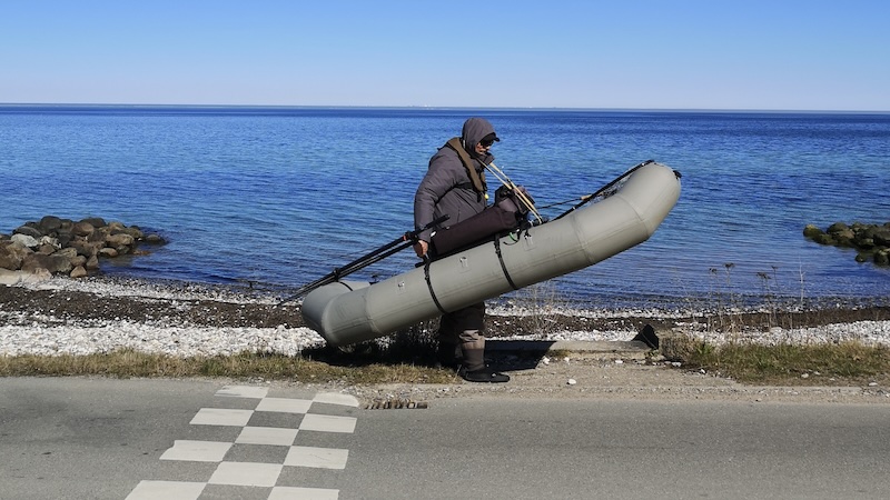 250403 stevns carrying boat